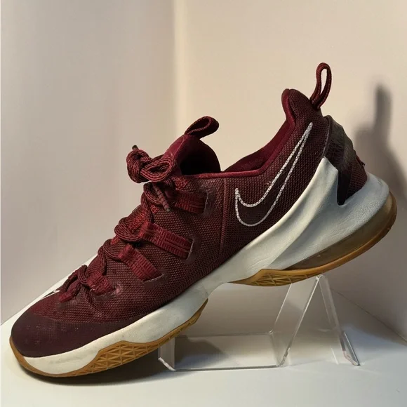 NIKE Air Max Lebron James 13 XIII - Low Team Red Gum - Men's Size 10 -831925-610 - Picture 8 of 15